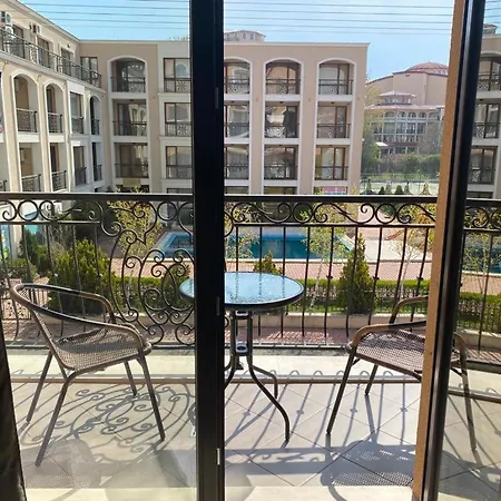 Diamond Astoria Apartment Elenite
